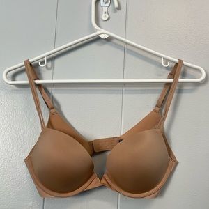 Victoria’s Secret push-up bra - tan - 32 C - NEVER WORN